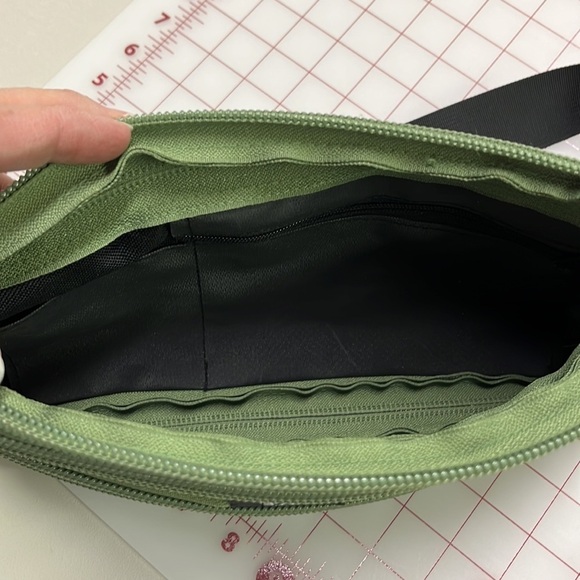 BAM BAGS Green Zipper Adjustable Shoulder Strap West/East Top Zip Urban/Work Bag - Picture 7 of 9